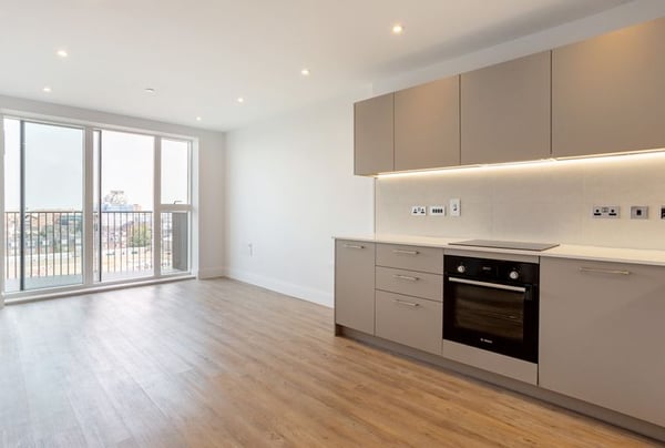 1 bedroom apartment for sale - Image 2