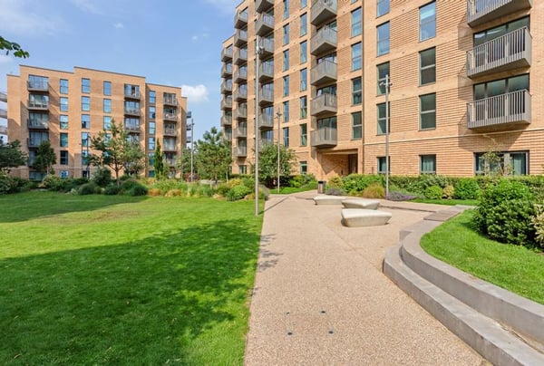 1 bedroom apartment for sale - Image 1