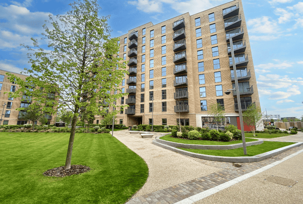 2 bedroom apartment for sale - Image 1