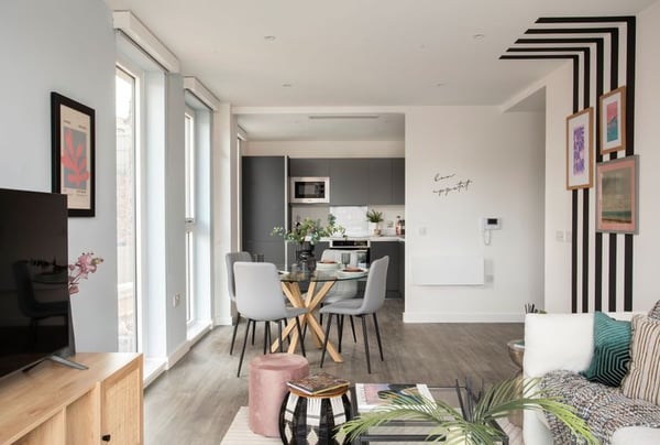 2 bedroom apartment for sale - Image 2