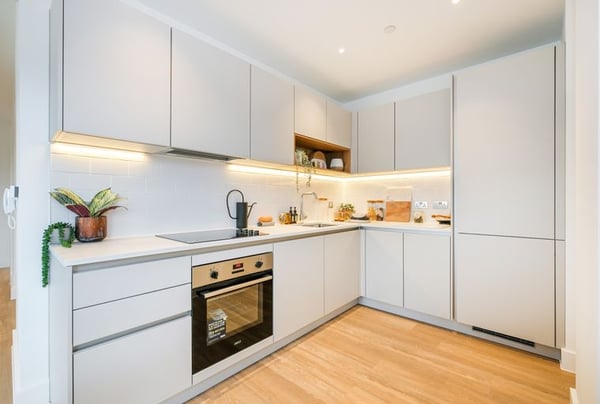 1 bedroom apartment for sale - Image 1