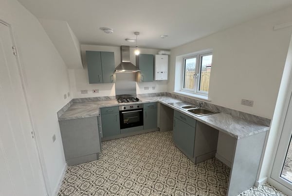 2 bedroom house for sale - Image 3