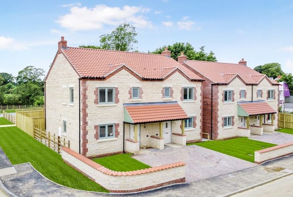 3 bedroom house for sale - Image 1