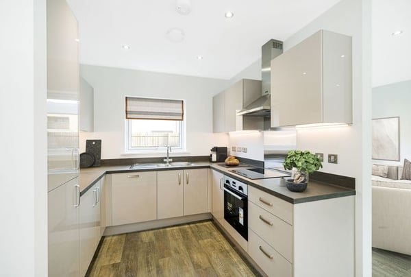 2 bedroom house for sale - Image 3