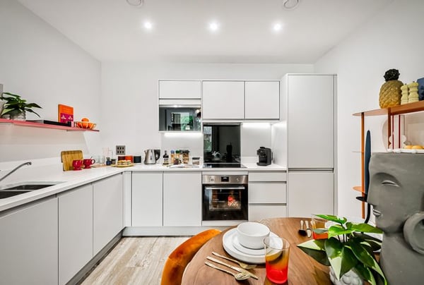 1 bedroom apartment for sale - Image 2