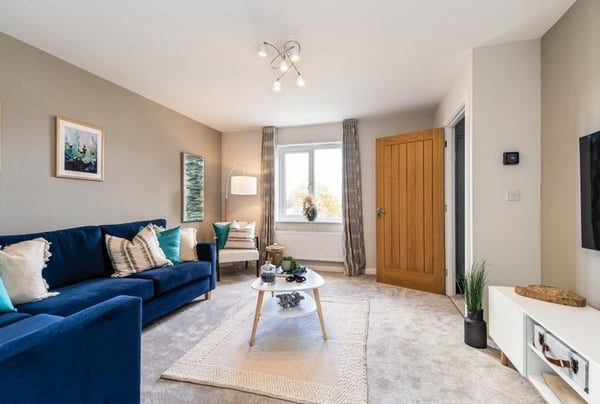 2 bedroom house for sale - Image 2