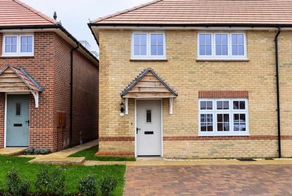 4 bedroom house for sale - Image 1