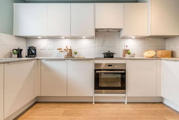 3 bedroom house for sale - Image 2
