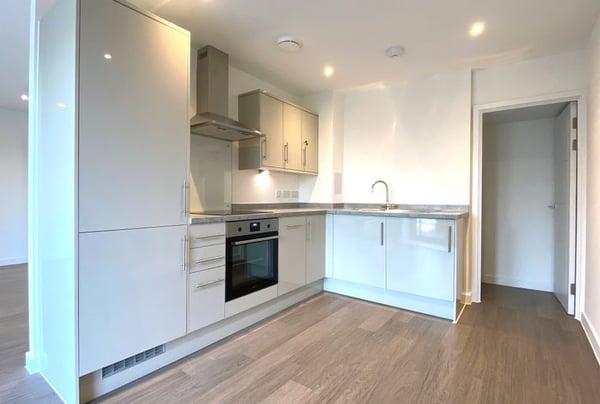 1 bedroom apartment for sale - Image 2