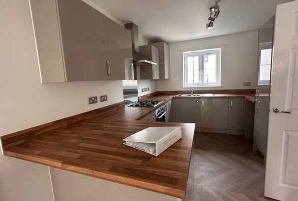 3 bedroom house for sale - Image 3