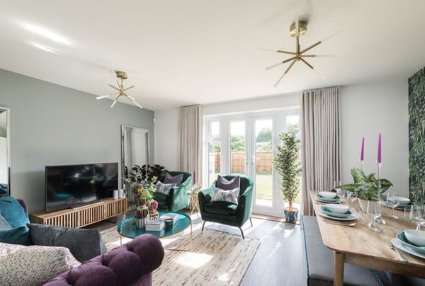 2 bedroom house for sale - Image 2