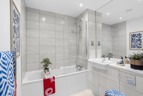 1 bedroom apartment for sale - Image 3