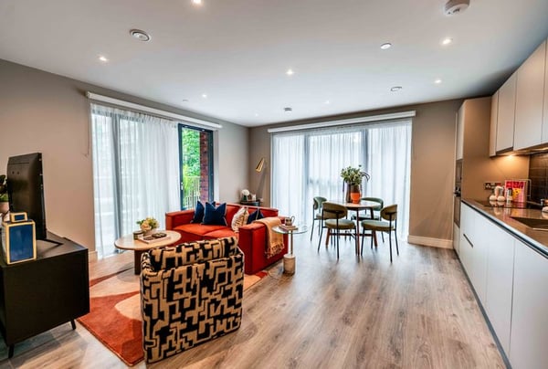 2 bedroom apartment for sale - Image 2