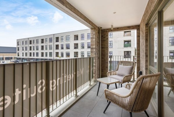 2 bedroom apartment for sale - Image 2