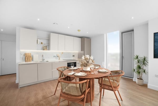 2 bedroom apartment for sale - Image 1