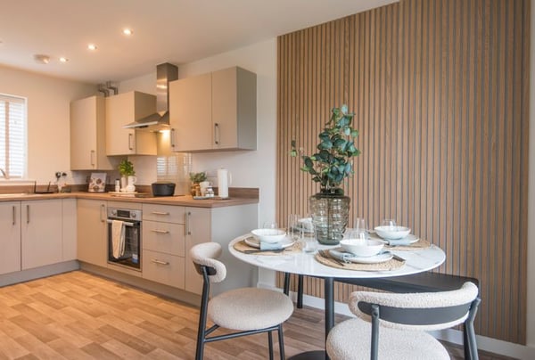 2 bedroom house for sale - Image 2