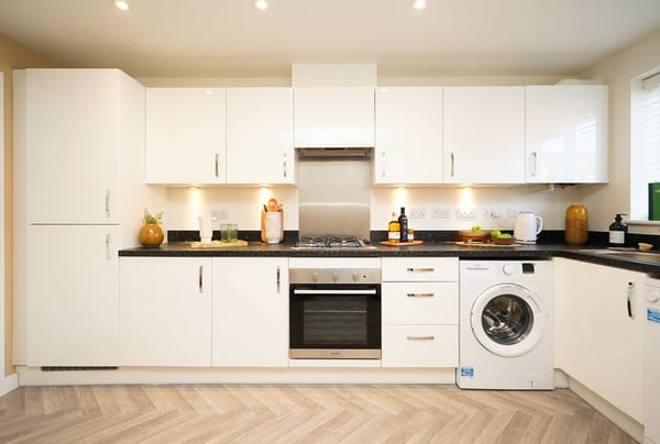 3 bedroom house for sale - Image 3