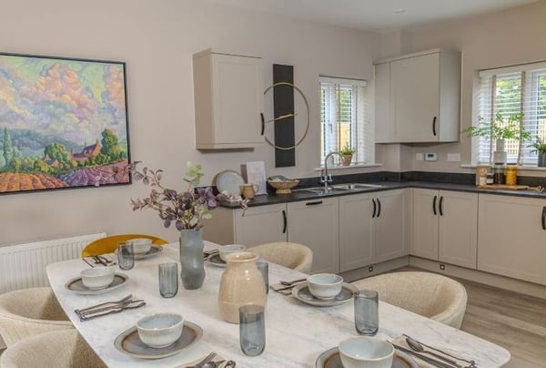 3 bedroom house for sale - Image 2