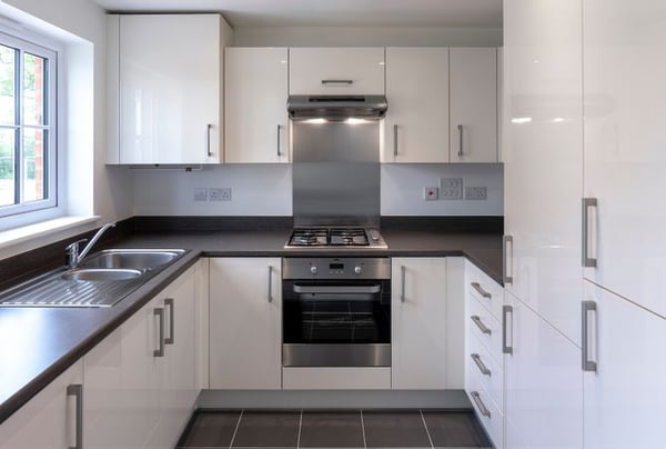 2 bedroom house for sale - Image 1