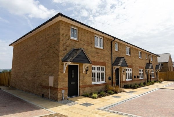 3 bedroom house for sale - Image 1