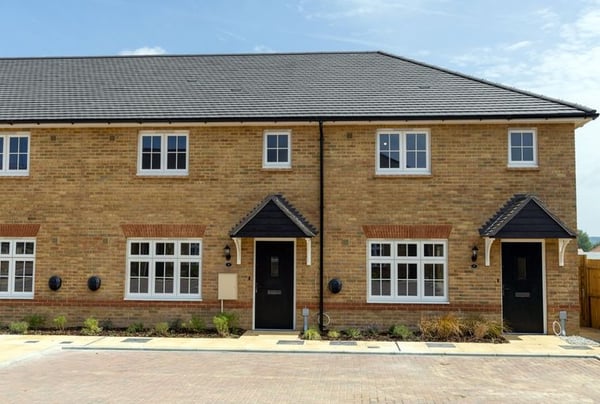 3 bedroom house for sale - Image 1
