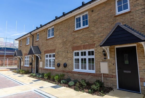 3 bedroom house for sale - Image 1