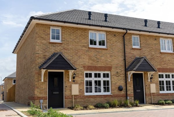 3 bedroom house for sale - Image 1