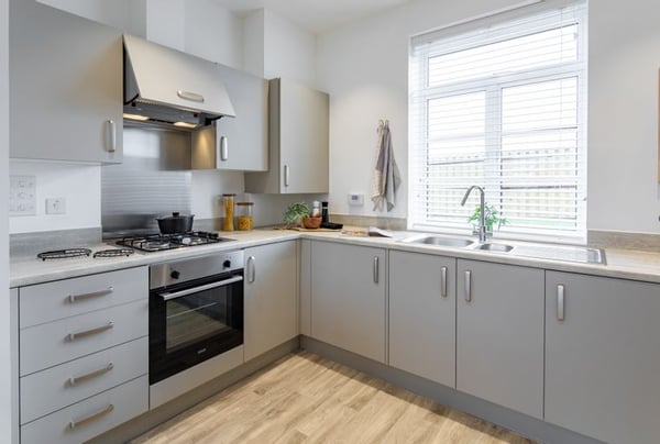 2 bedroom house for sale - Image 3