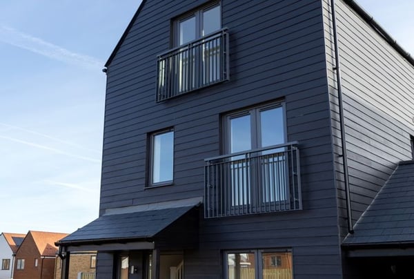 4 bedroom house for sale - Image 1