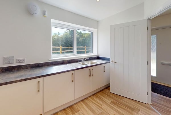2 bedroom apartment for sale - Image 3