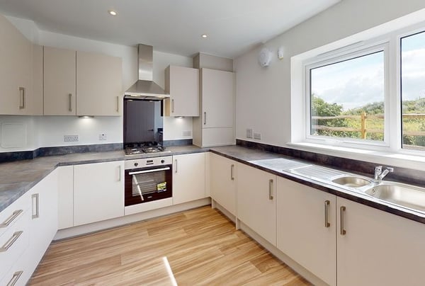 3 bedroom house for sale - Image 3