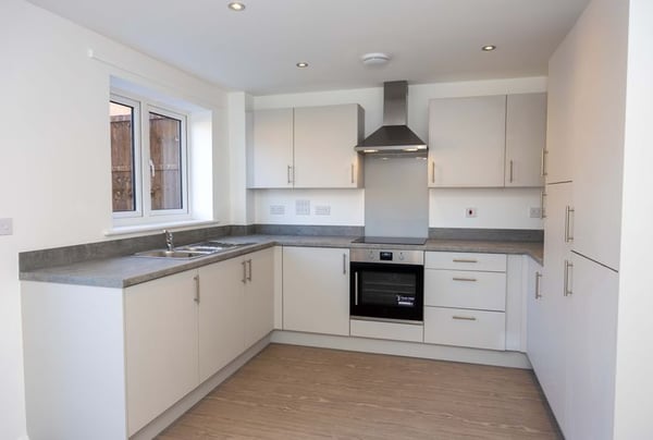 3 bedroom house for sale - Image 2