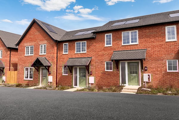 2 bedroom house for sale - Image 2