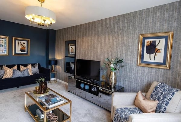4 bedroom house for sale - Image 1