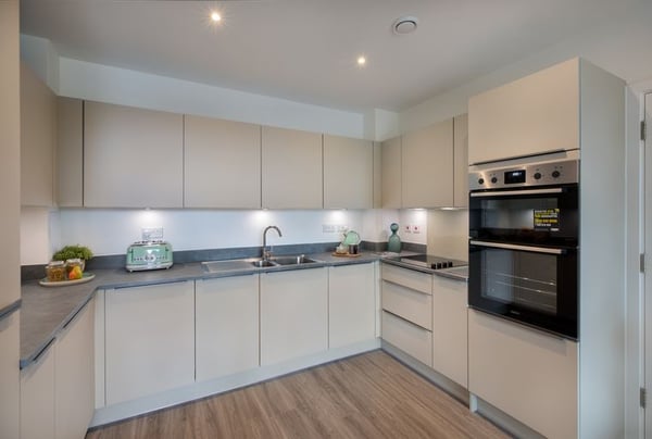 1 bedroom apartment for sale - Image 2