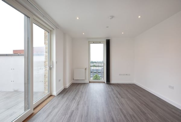 1 bedroom apartment for sale - Image 1