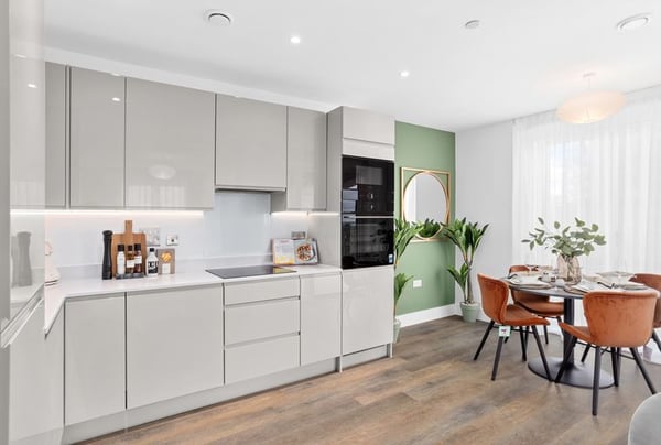 1 bedroom apartment for sale - Image 1