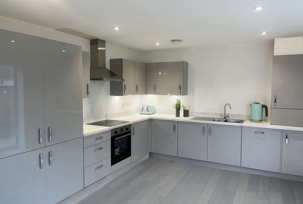 2 bedroom house for sale - Image 2