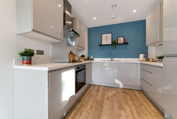 2 bedroom apartment for sale - Image 2