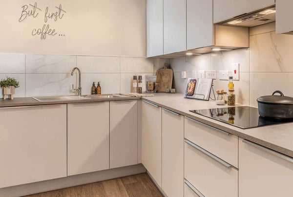 2 bedroom apartment for sale - Image 2
