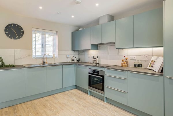 2 bedroom house for sale - Image 3