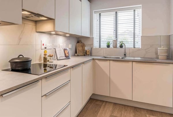 3 bedroom house for sale - Image 1