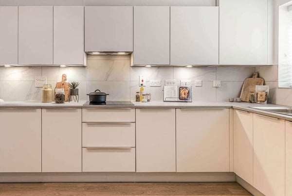 3 bedroom house for sale - Image 2