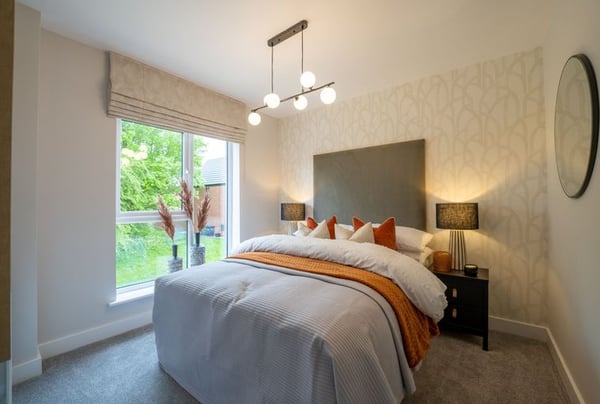 2 bedroom house for sale - Image 2