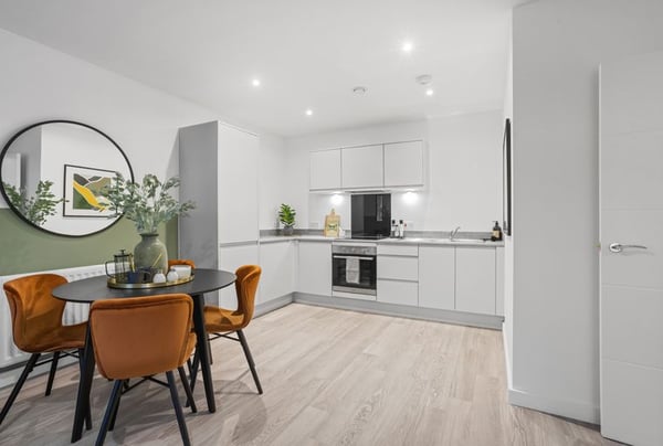 1 bedroom apartment for sale - Image 2