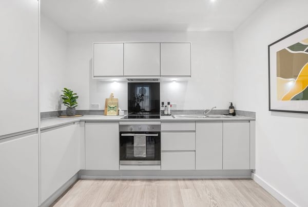 3 bedroom apartment for sale - Image 2