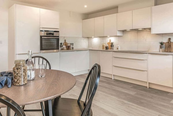 2 bedroom apartment for sale - Image 2