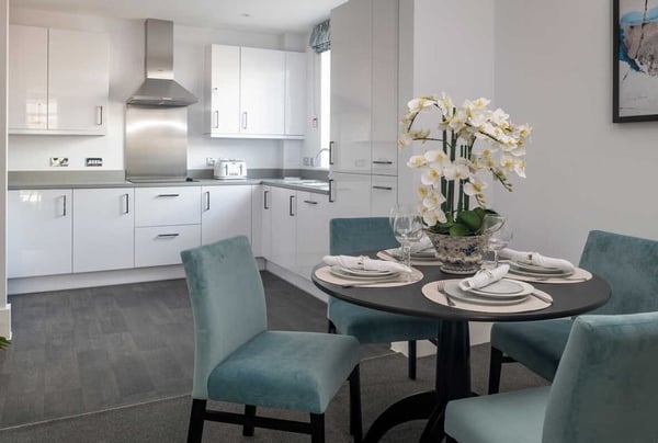 2 bedroom apartment for sale - Image 1