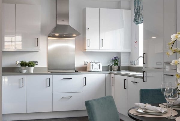 2 bedroom apartment for sale - Image 2