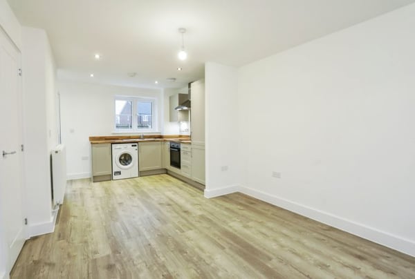 1 bedroom house for sale - Image 3